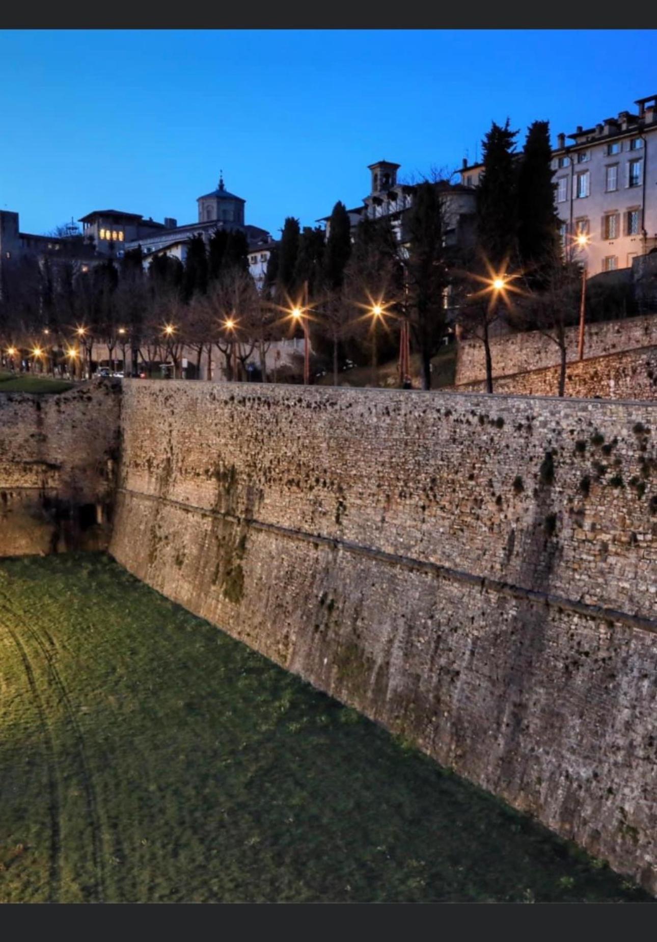 Smart Silver Apartment Central Bergamo Eksteriør billede